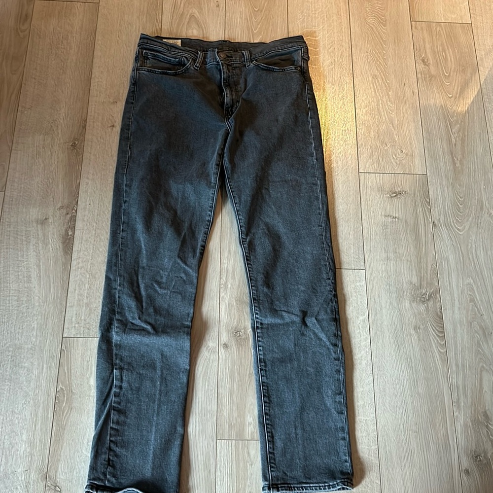 Men’s Levi’s jeans size 34 Grey wash straight leg